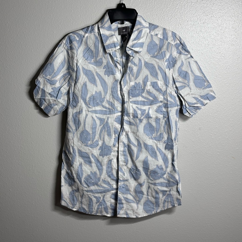 H&M Men Casual button Shirt size‎ Small Hawaiian
